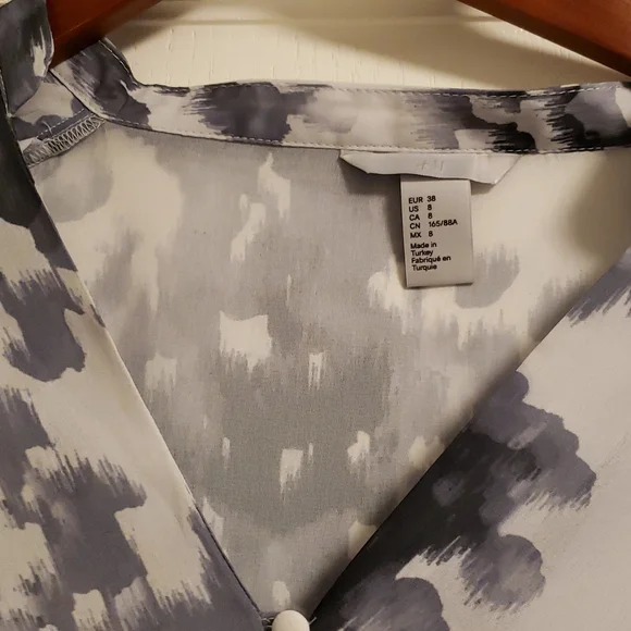H&M blouse - Picture 2 of 6